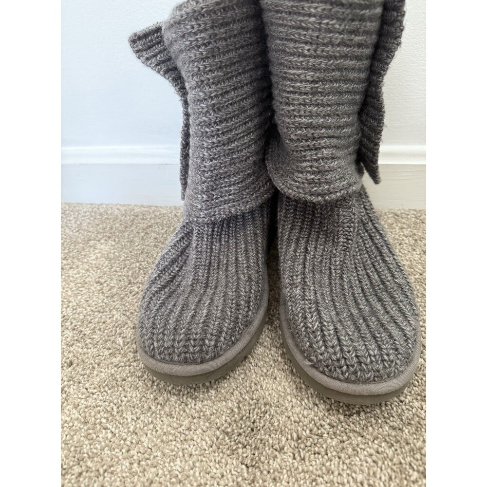 Women’s Classic Cardy Grey Knit UGGs Size 8